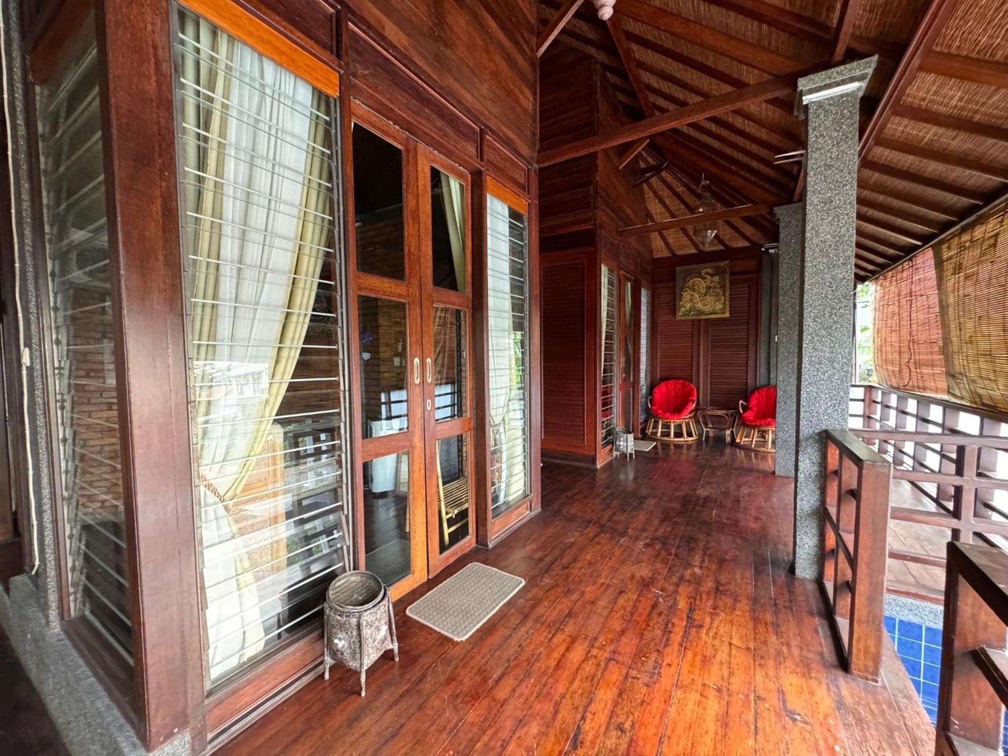 Giri Hill Homestay Нуса-Дуа Екстер'єр фото