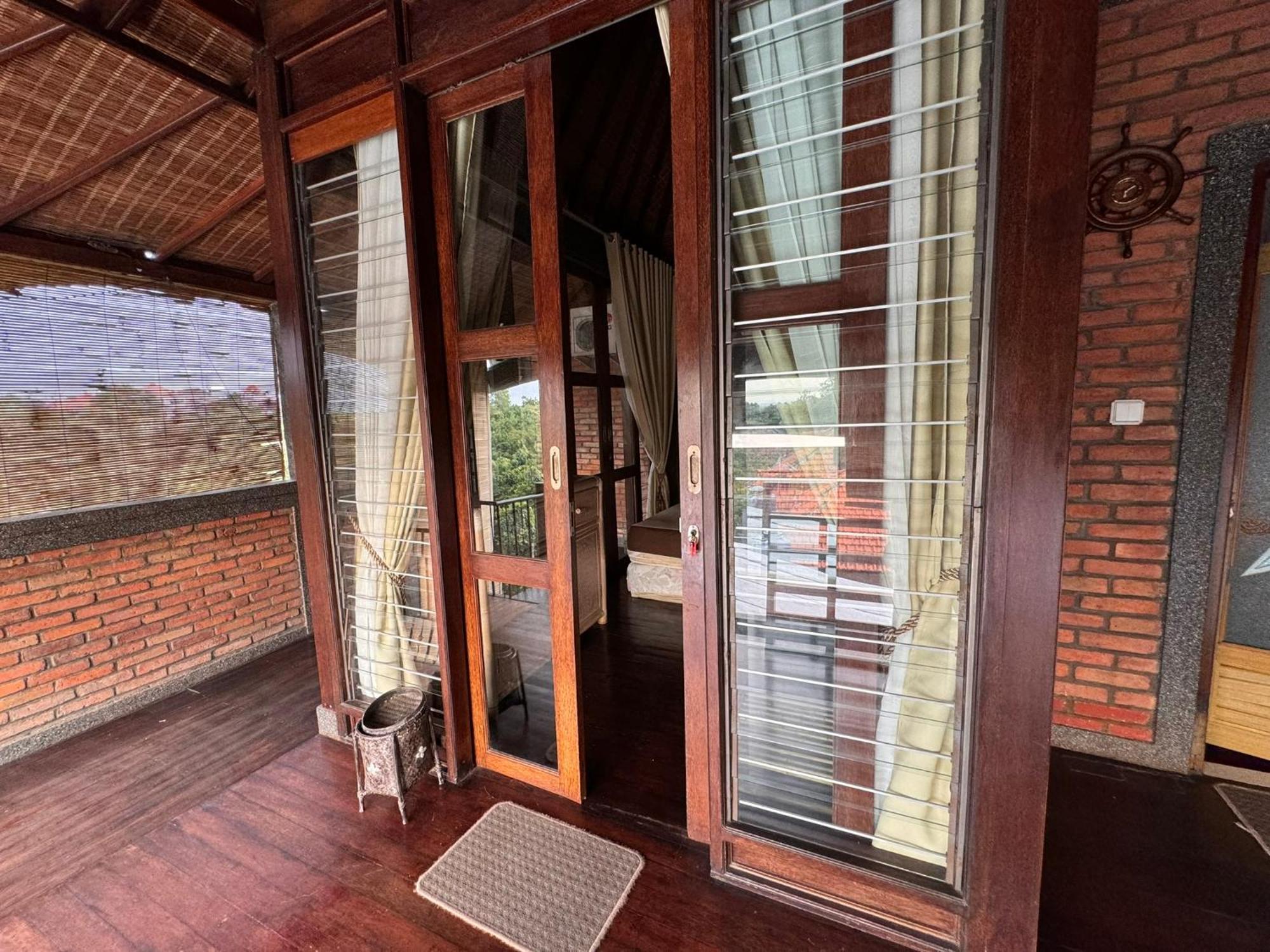 Giri Hill Homestay Нуса-Дуа Екстер'єр фото