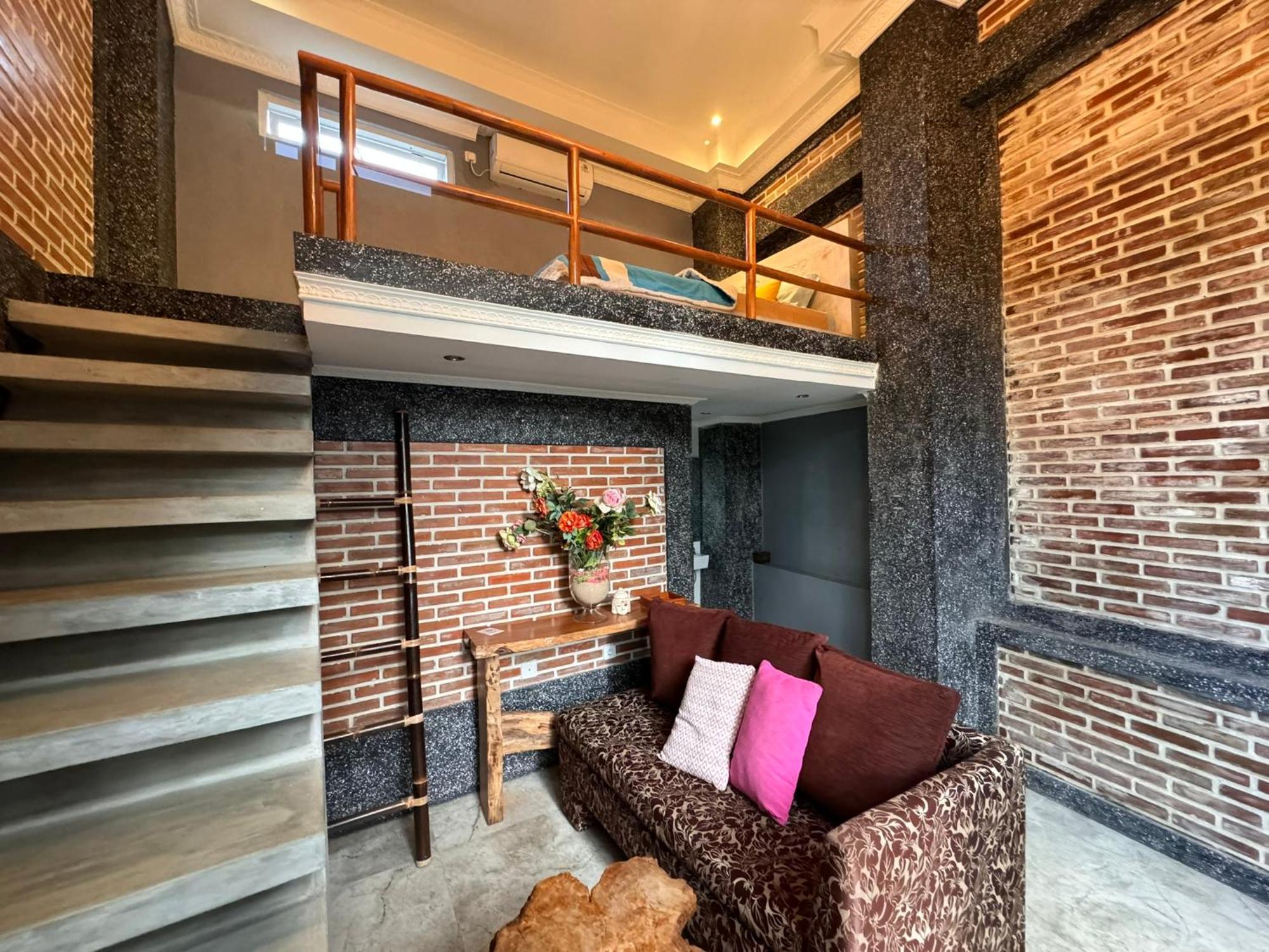 Giri Hill Homestay Нуса-Дуа Екстер'єр фото
